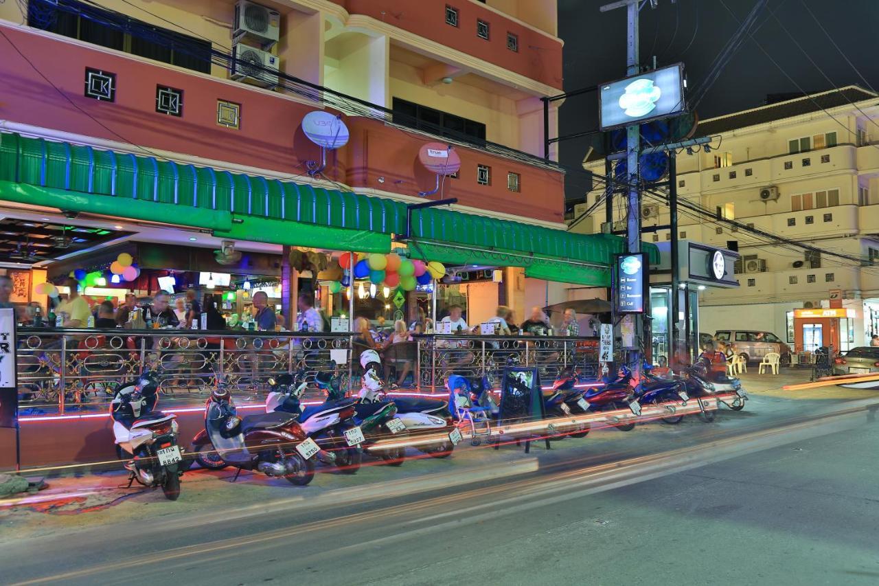Harrys Hotel Bar & Restaurant Pattaya Exterior foto