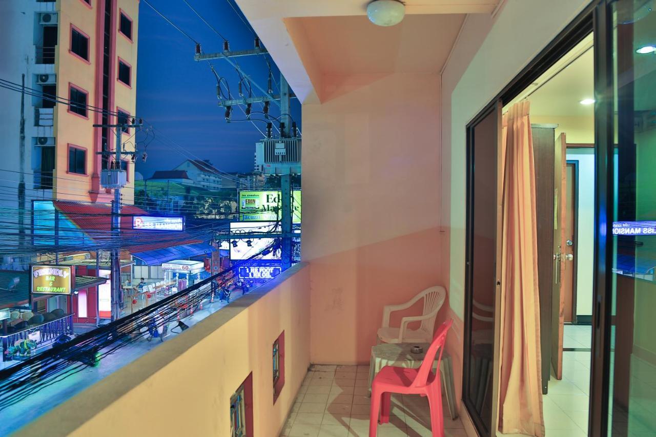 Harrys Hotel Bar & Restaurant Pattaya Exterior foto